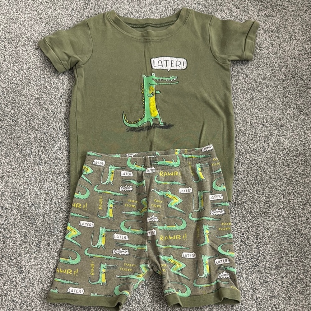 Old Navy Green Alligator Pajama Set